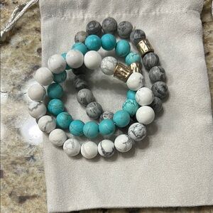 Blue and White Beaded Bracelet with Natural Stone Patterns